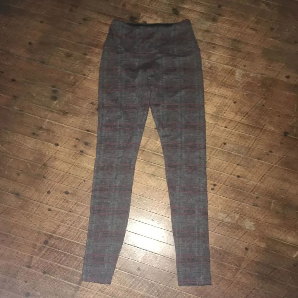 Lysse gray and red tartan plaid XS shapewear leggings